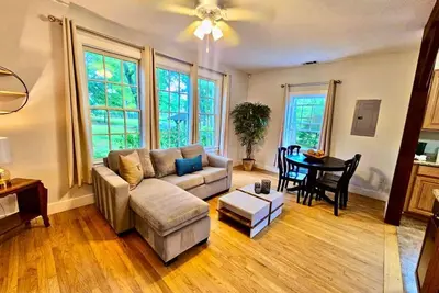 Image de Quiet Country Farmhouse