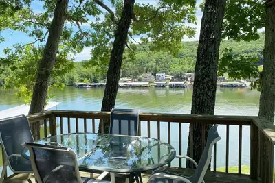 Image de Enjoy the Quiet Side of the Lake With Resort Amenities + Pool. Pet friendly!