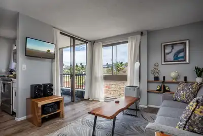 Image de 🌴3 minutes to beach|🌊Newly Renovated|🏄‍♀️Lahaina Local Flavor|Best Location