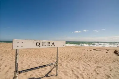 Image de Newly Renovated Quonnie Beach House -  Qeba Beach Pass & Pond Access