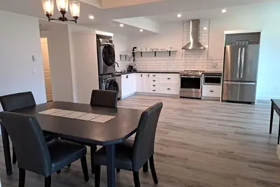 Image de River & Mountain View, Cliffside, Ground Floor Suite. 2 King Beds Private Patio.