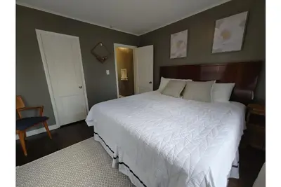 Image de Two Bedroom. Fairgrounds Bungalow