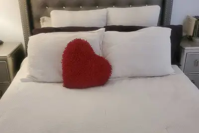 Image de Chic Upscale duplex in the heart of the city