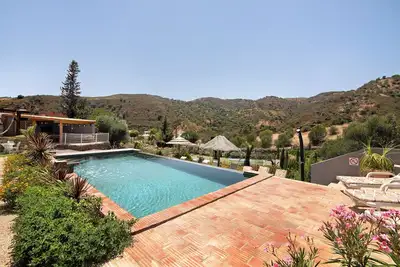 Image de Maison de vacances \"Quinta do Silêncio T4\" avec vue sur les montagnes, piscine partagée & Wi-Fi