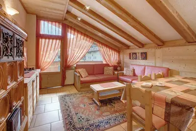 Image de Appartement \"Baita Dei Ski Casina\", proche des pistes, avec balcon et Wi-Fi.