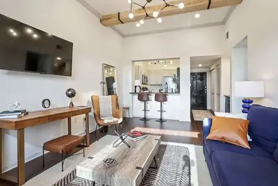 Image de Luxury King bed condo w/pool gym and free parking