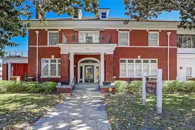 Image de Huge Home in Starland District Heated Pool Access By Southern Belle Savannah