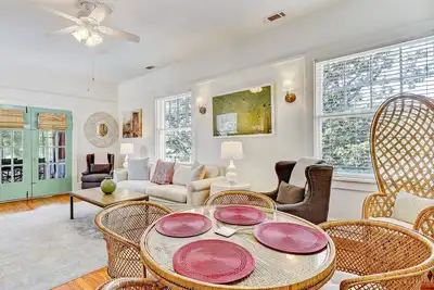 Amazing 4 Bedroom Home Heated Pool Access By Southern Belle Savannah