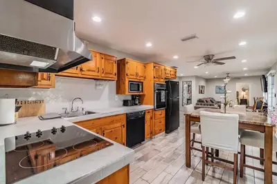 Image de Town 'n' Country Cozy Corner: Your Florida Fun Hub