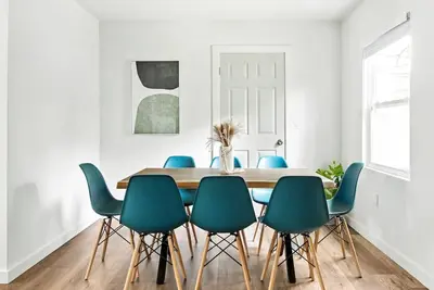 Image de Fully remodeled Cozy house, 10 min. from airport