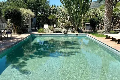 Image de \"Cottage Africa\" with terrace, swimming pool and thermal whirlpool