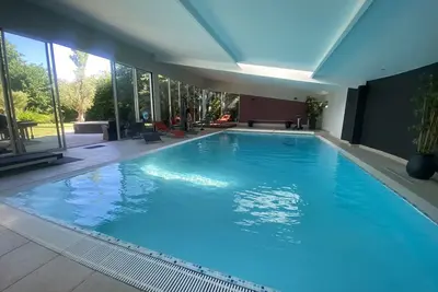 Image de Villa 350m2 piscine intérieure chauffée, spa, fitness, 10min mer