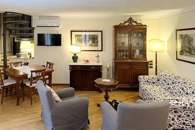 Image de Typical downtown apartment with period furniture