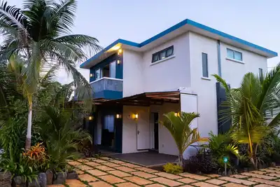 New contemporary accommodation within 10 mins to the beach of Grand Baie