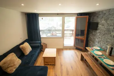 Image de Charmant 2 pièces pour 5 pers avec balcon, service linge inclus!