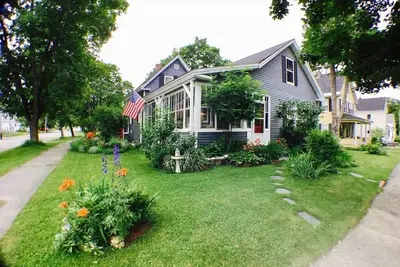 Image de Snowmobiling, hiking, rafting paradise from this gorgeous Millinocket home