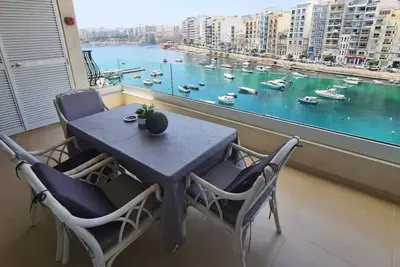 Image de Luxury Seafront 2 bedroom apartment in Spinola Bay, St. Julian's