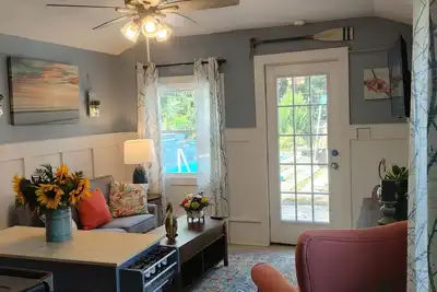Image de Coastal Chic Cottage with pool