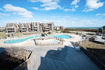 Image de Outer Banks, Nc condo -Barrier Island Station - Easy beach access & Huge pool!