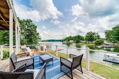 Image de Waterfront Lake Martin Home with 2 docks