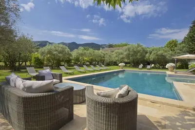 Image de Villa Glycine - Six Chambres Villa, Couchages 11