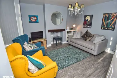 Image de Maison-Famille-Salle de bain privée séparée-Vue sur Jardin