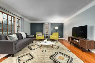 Image de Relaxing Gem near Cleveland Clinic & Van Aiken District ~ Safe Neighborhood