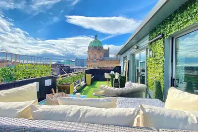 Image de Stunning 2 bedroom Penthouse flat buchanan street