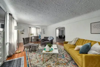 Image de Historic District 2br on 1st Floor near Cleveland Clinic ~ Family Friendly ~Safe