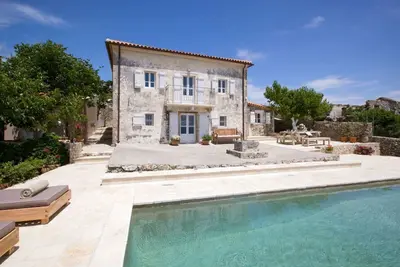 Image de Villa Kothreas - Quatre Chambres Villa, Couchages 8