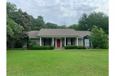 Image de Monthly home-3 bed-2 bath, remodeled. Quiet. Dogs on case by case basis