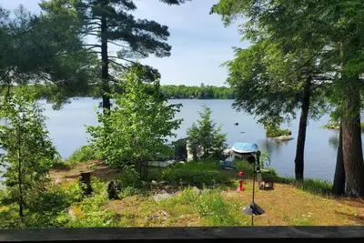 Image de Private 3 bedroom cottage on sm but beautiful lake.