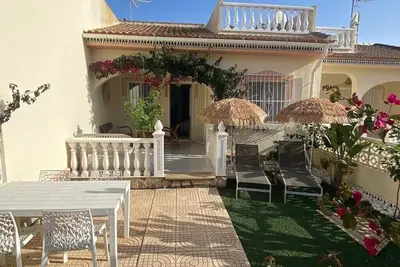 Image de Typical Spanish bungalow within walking distance of downtown