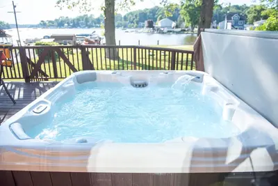 Image de Cheerful Cottage with hot tub