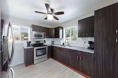 Image de Bright & Spacious Upper Unit with Two Bedrooms in Denver
