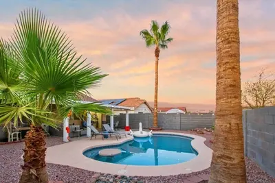 Image de Gorgeous Oasis! 3br 2 Ba Full House W/ Heated Pool
