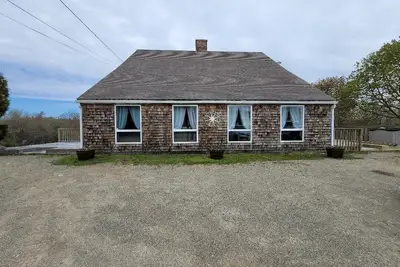 Image de Perfectly Centered in Birch Harbor Village! Unit 4