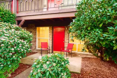 Image de Cozy Condo w/King Bed Near SeaTac Airport
