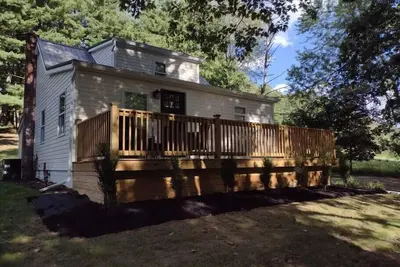 Image de Riverside Retreat with Hot Tub