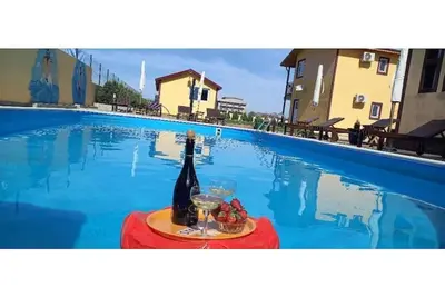 Image de Luxe avec piscine, sauna et salle fitness, escapade pres de la plage Mer Noire