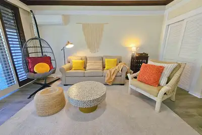 Image de Gorgeous Penthouse w/ Ac, Steps from the Beach!