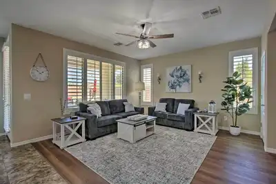 Image de Spacious Surprise Home w/ Outdoor Pool & Patio!