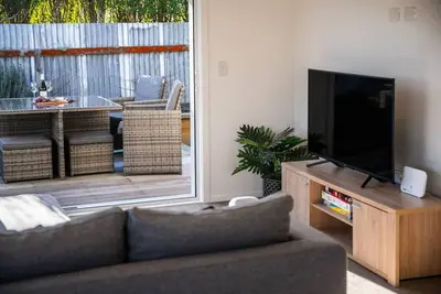 Image de Cosy in Central Taupo with Wi-Fi, short 5 minute stroll to local amenities such as Taupo Bungy, Spa Park and Ac baths & Thermal pool