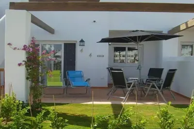 Image de Appartement de vacances \"Beautiful three bed on Condado\" avec piscine, jardin et terrasse.