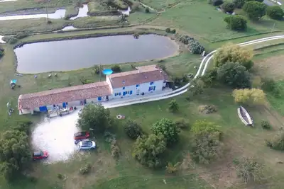 Image de Gîte au calme sur propriété de 2 ha avec étang à 10 mn de l'océan