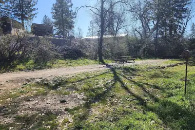 Image de Cg01 Lrg Campsite/Shower  Kings Canyon/Sequoia Np