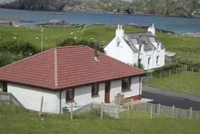 Image de Taigh An Uillt, pet friendly, with open fire in Timsgearraidh