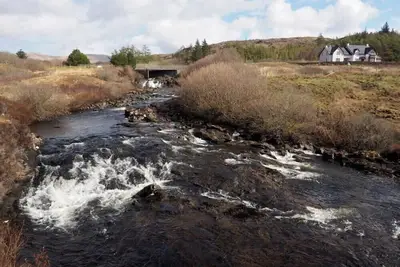 Image de Falls Cottage, pet friendly, with hot tub in Uig