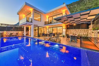 Image de Luxurious 2 Bedroom Villa with Secluded Infinity Pool and Magnificent Sea Views