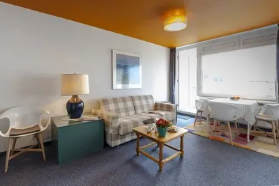 Comfortable living on the seafront - enjoy the sea from your balcony